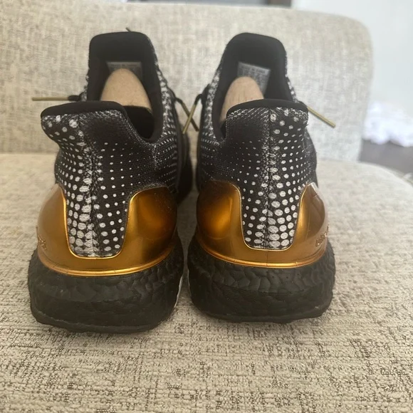 Adidas Ultraboost Size 12 - Picture 3 of 8
